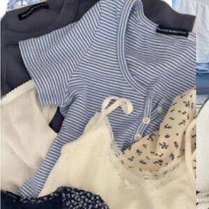 Mystery box with 1 clothing item and 1 accessory